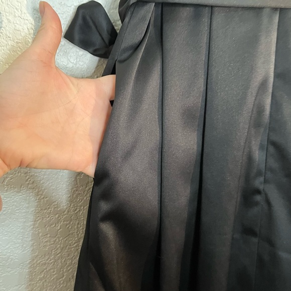 NWT White House Black Market Fit and flare v-neck mini dress Cocktail Evening - Picture 5 of 9